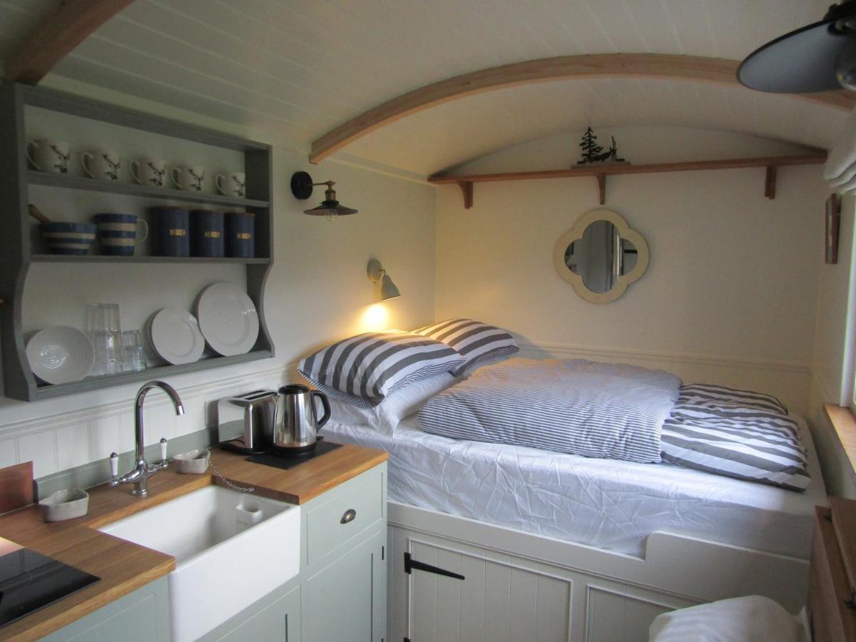 Shepherds Hut Slad Valley Cotswolds Painswick
