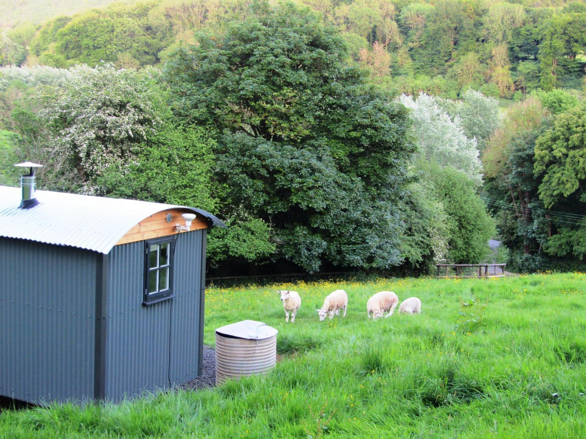 Holiday home Shepherds Hut Slad Valley Cotswolds Painswick
